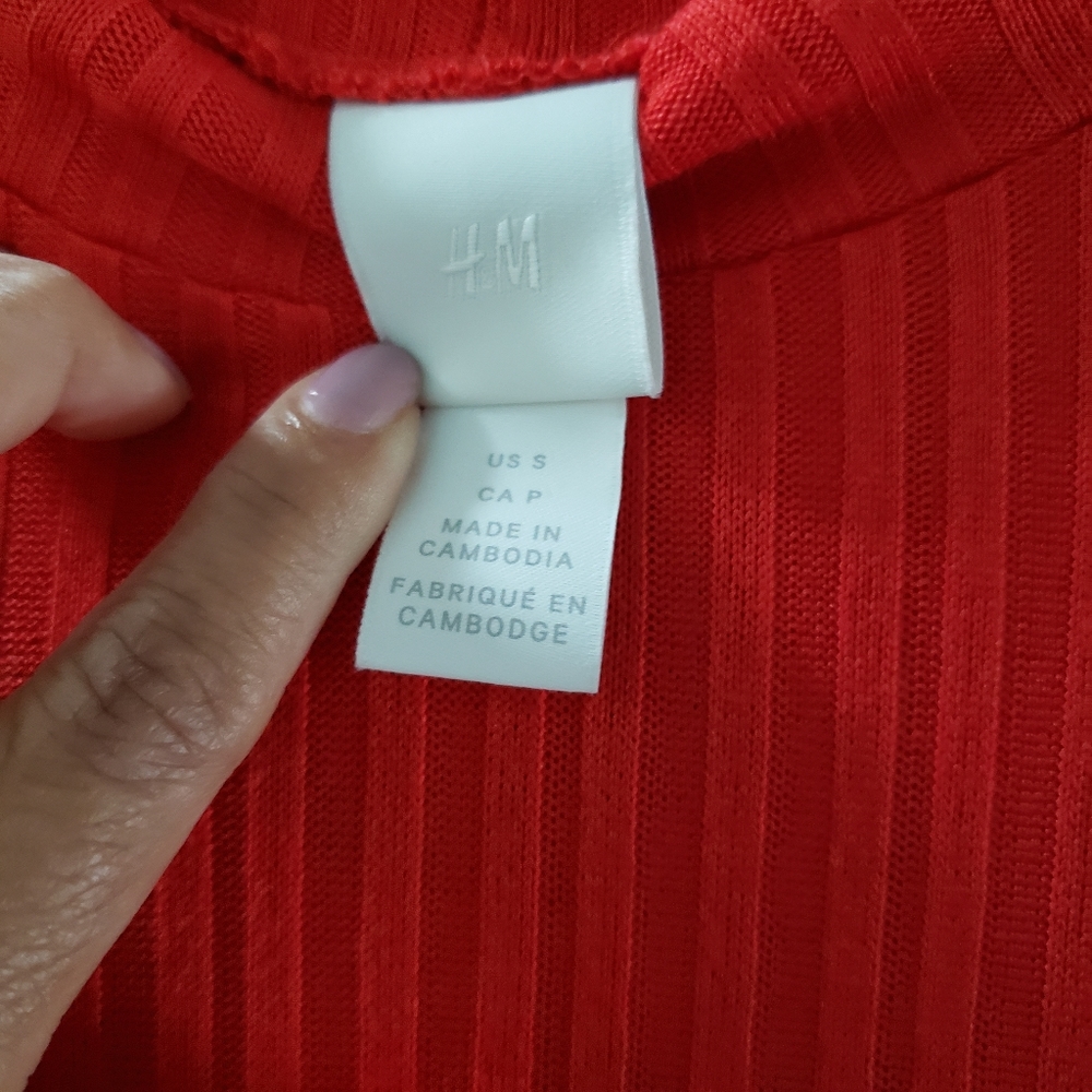 Red top - Picture 3 of 3